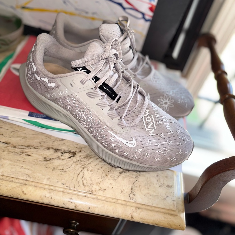 Nike Air Zoom Women's Gray Sneakers